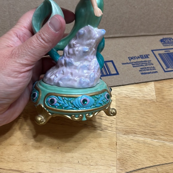 Rare, Vintage, Ariel, Little Mermaid Figurine, with Jewel Base - Picture 5 of 6
